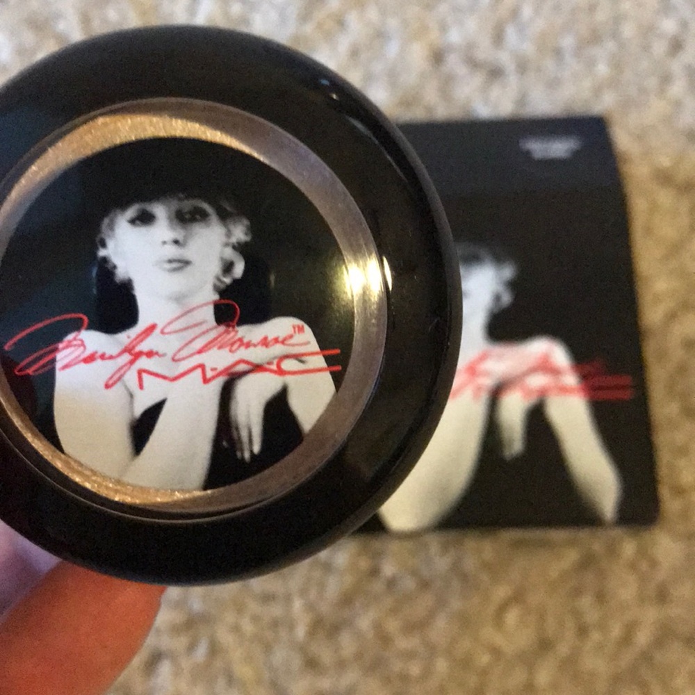 Authentic MAC limited edition Marilyn Monroe
